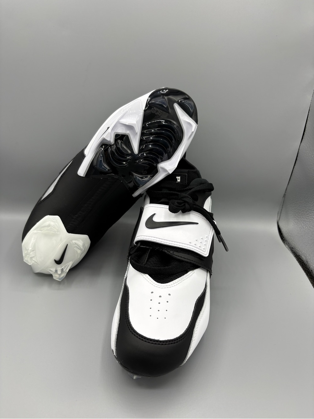 New Nike Diamond Turf 93 TD Mens sz 9 Football Cleats White Black HF5298 101 - Picture 2 of 5